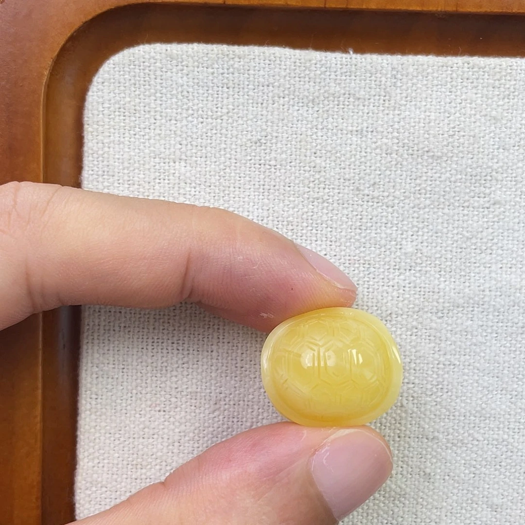 裸石琥珀未镶嵌富甲一方