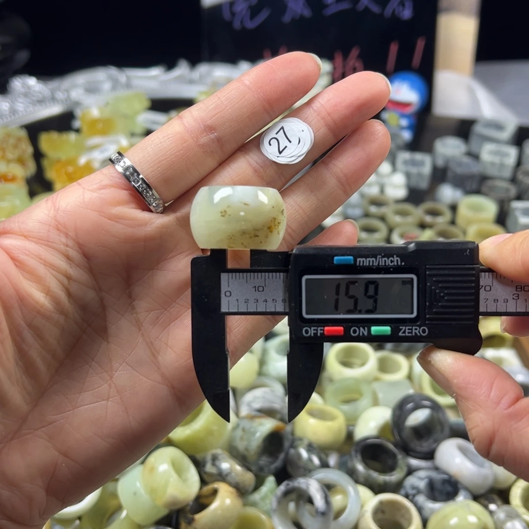 蛇纹石玉未镶嵌戒指