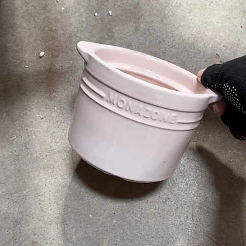 微瑕，不明火，口径11高度9淡粉