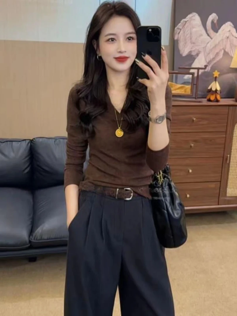 DY -006韩版设计感时尚简约V领长袖T恤女2025秋冬巨好看修身显瘦