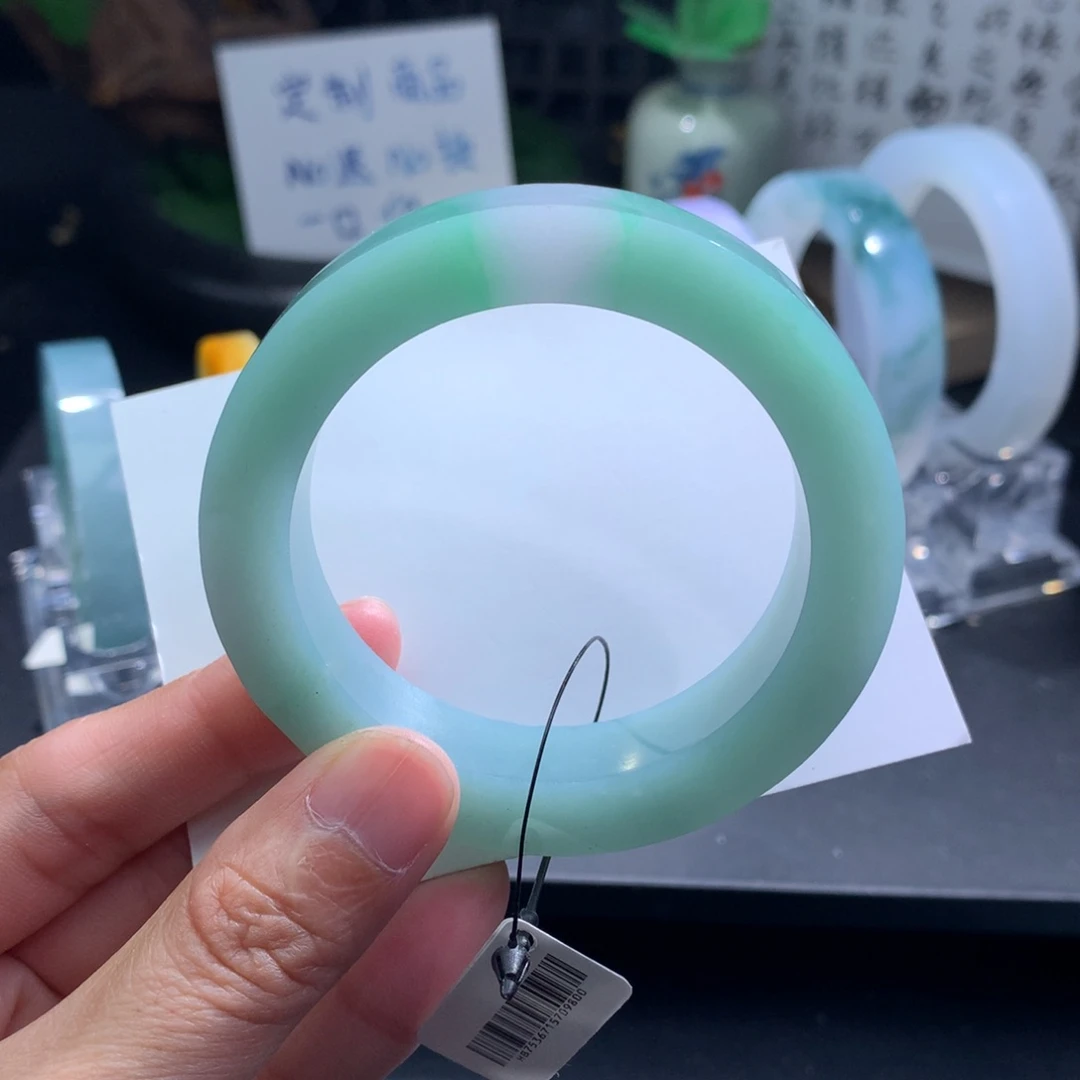 未镶嵌手镯定制翡翠