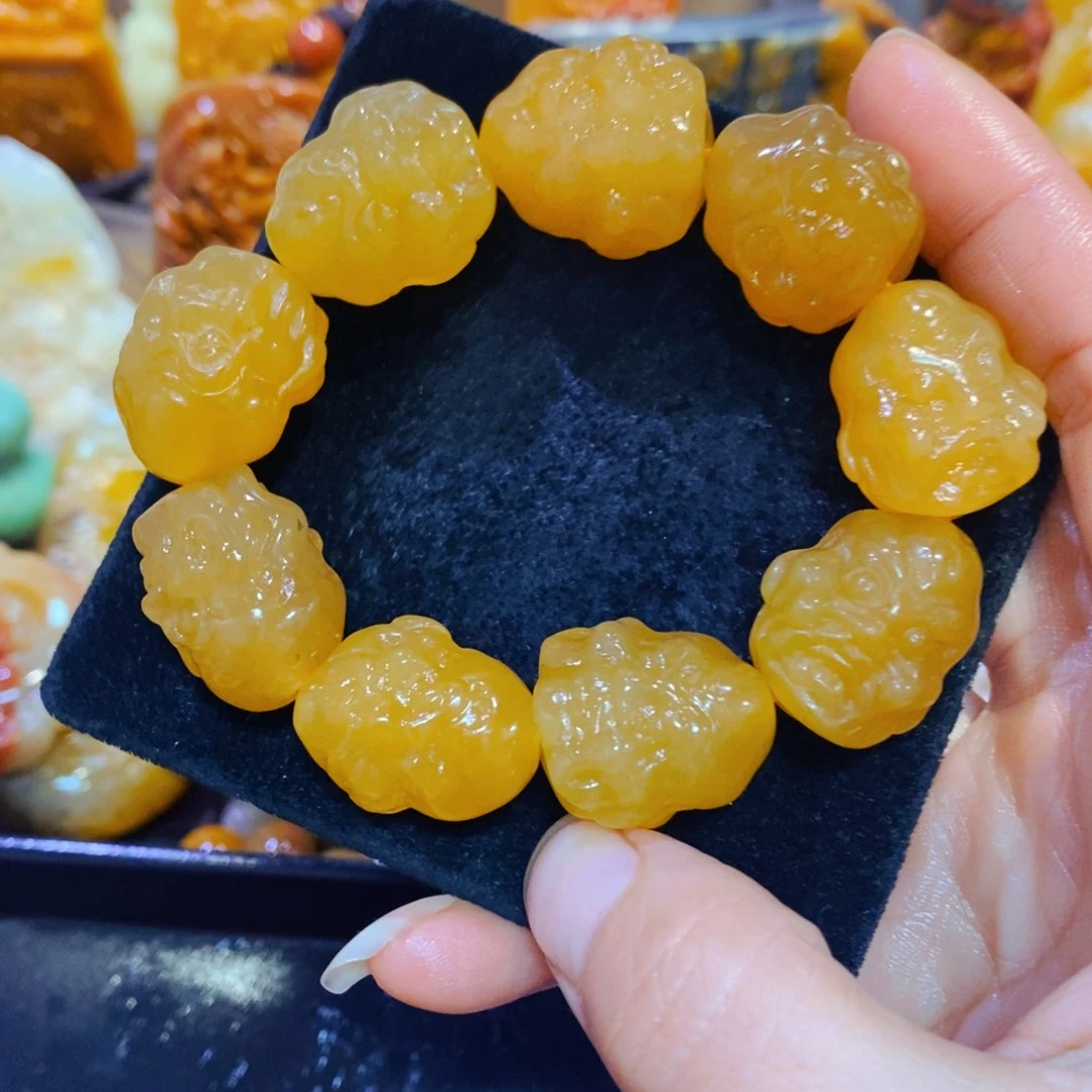 未镶嵌石英质玉（黄龙玉）手链