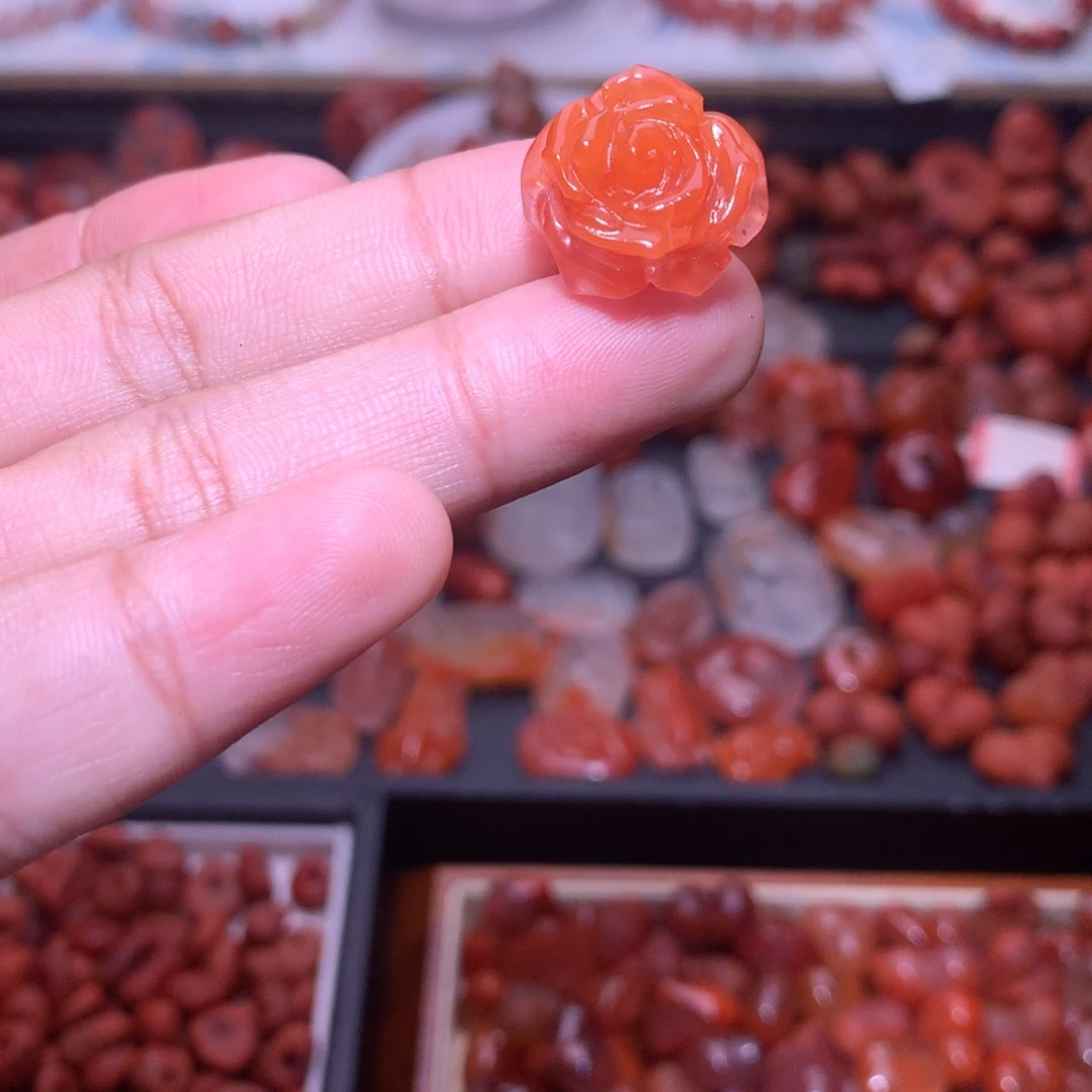南红玛瑙未镶嵌珠宝半成品山茶花