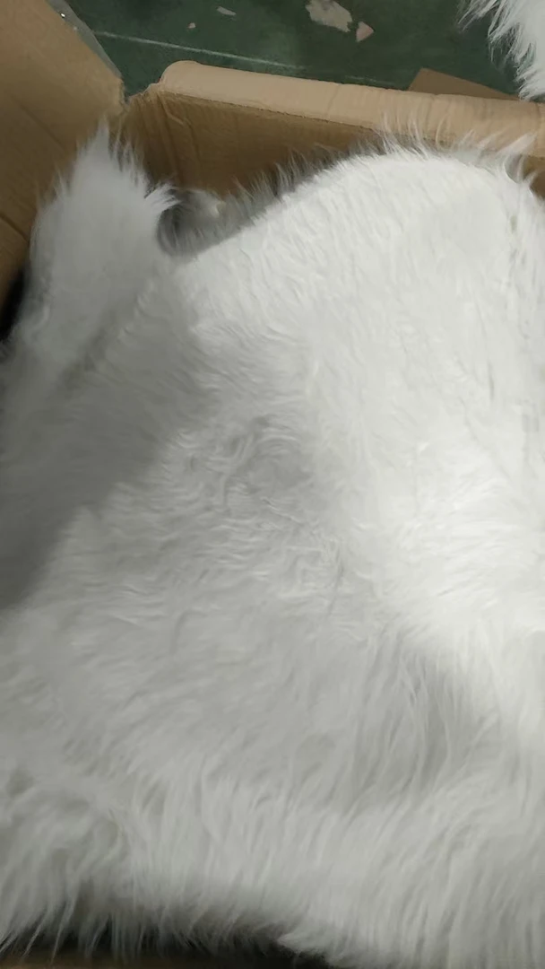 白色毛毛长条床垫发4