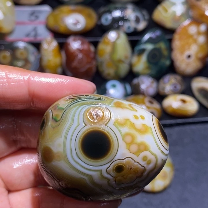 玛瑙/玉髓未镶嵌珠宝奇石48