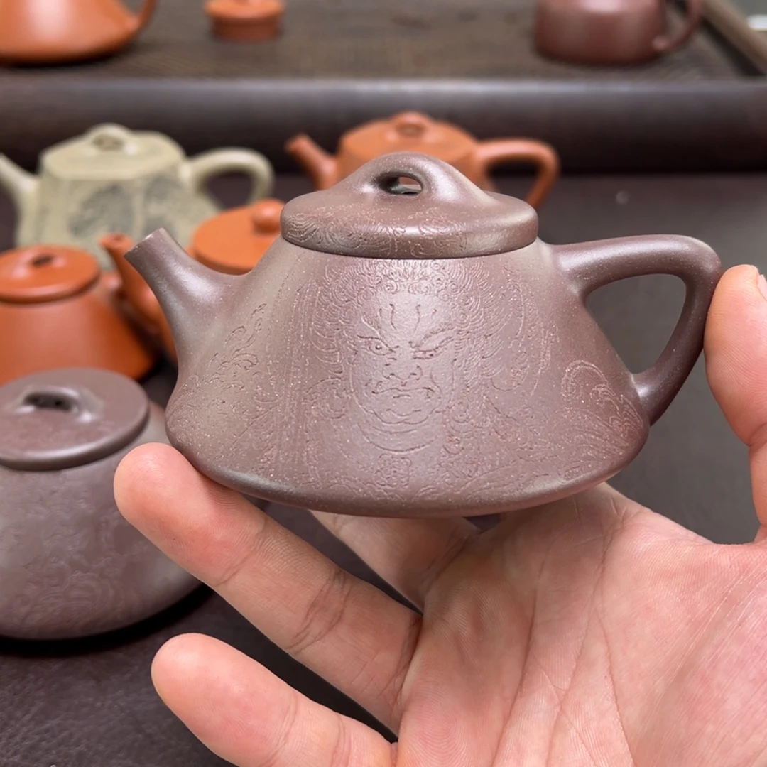 潇***哥茶壶紫砂汽修厂和机械设备