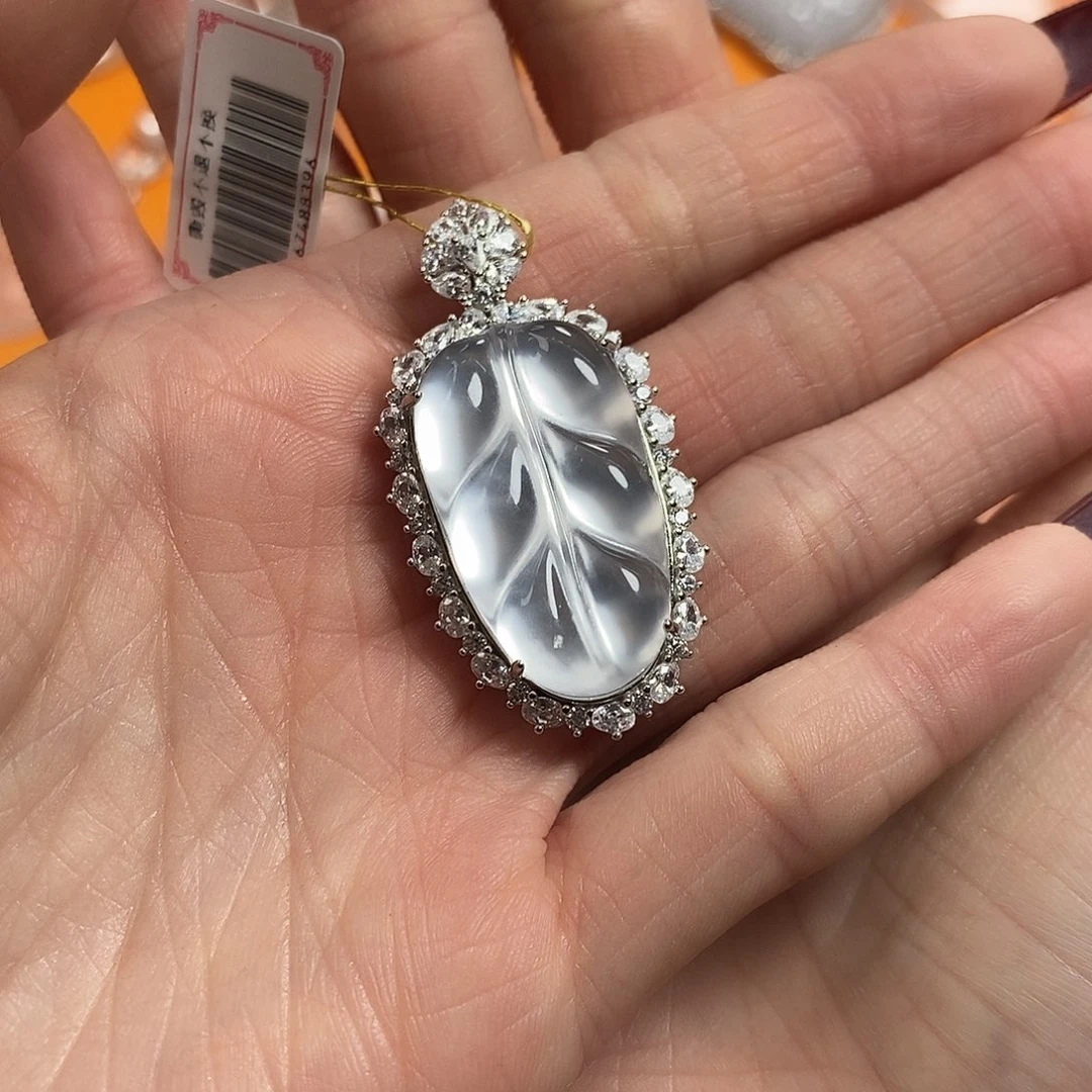 石英质玉颈饰银S925镶嵌皮***丘