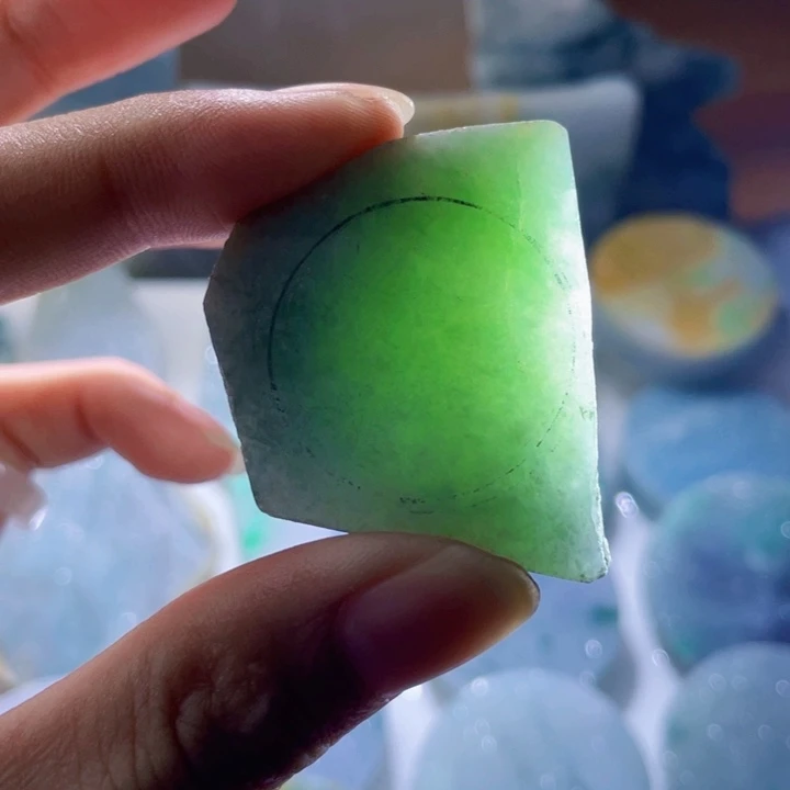 颈饰未镶嵌翡翠天然缅甸翡翠料子