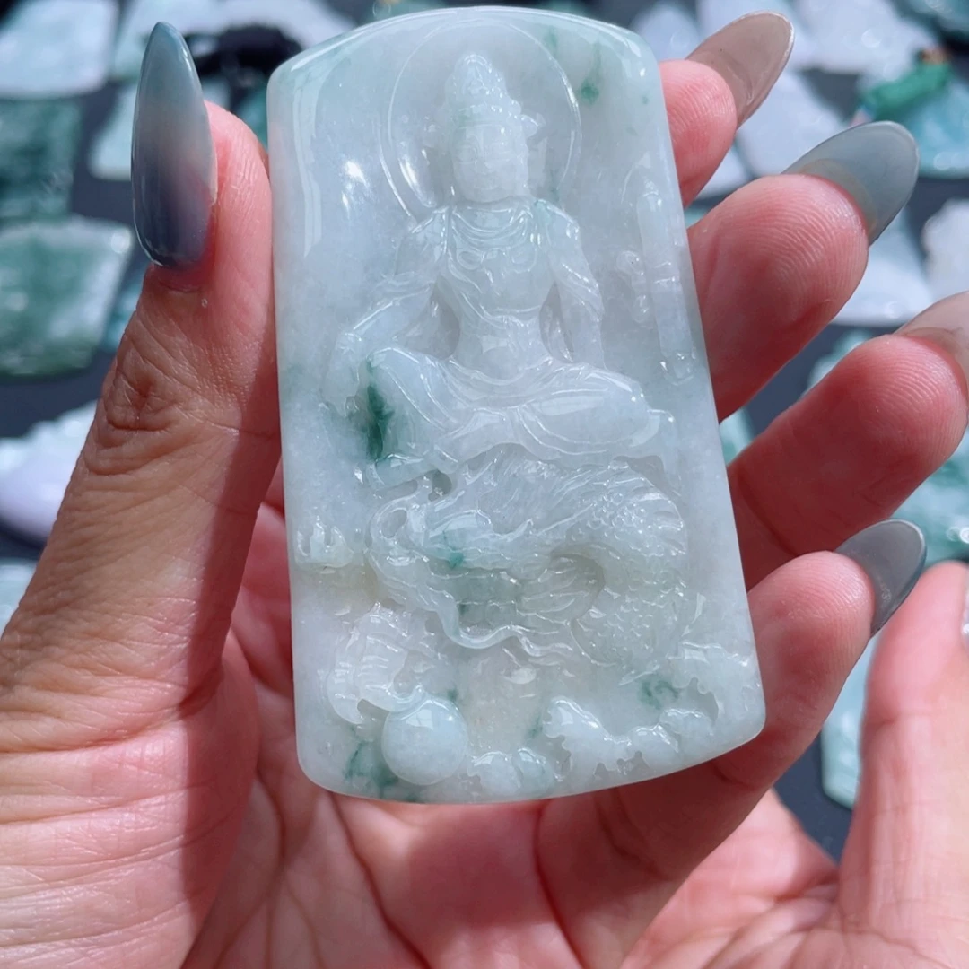 翡翠未镶嵌颈饰观音