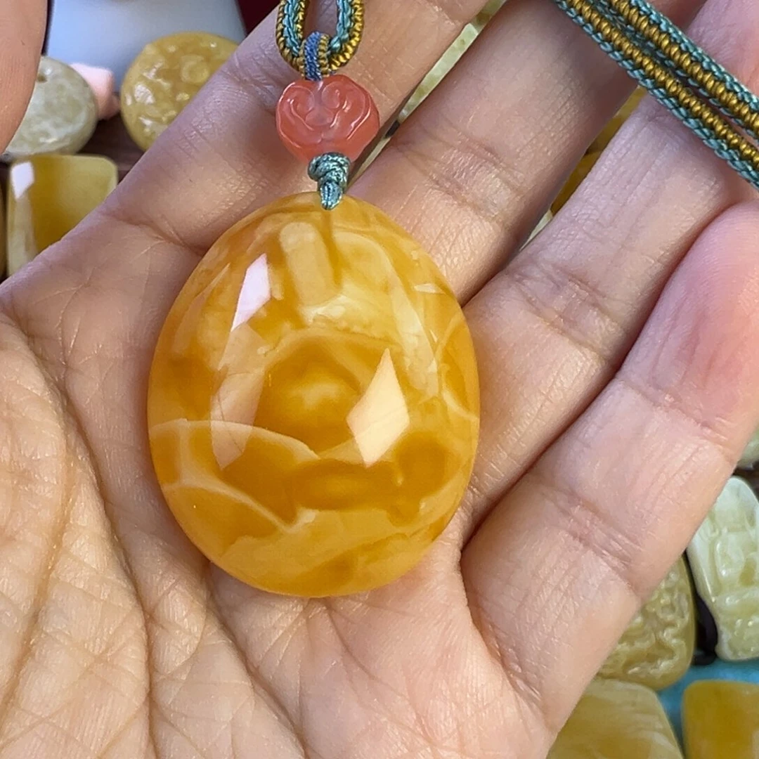 蜜蜡吊坠(赠链)未镶嵌狗**?