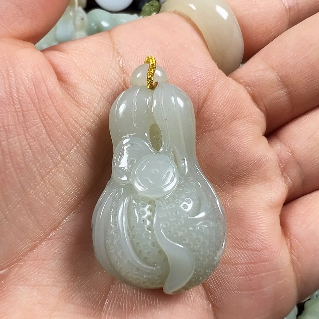 和田玉未镶嵌吊坠(不含链)