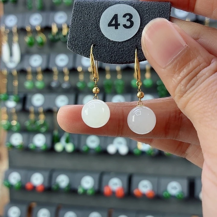 和田玉18K金镶嵌耳饰