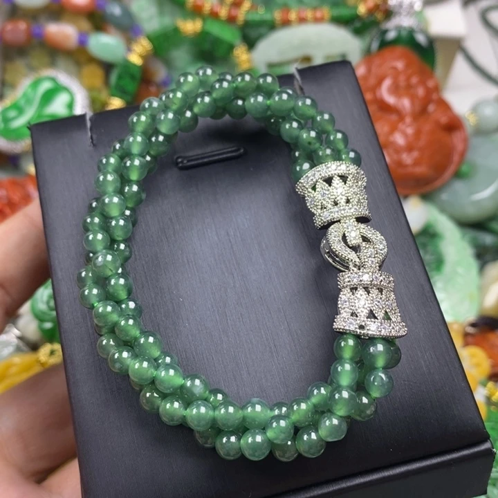 翡翠未镶嵌吊坠(赠链)