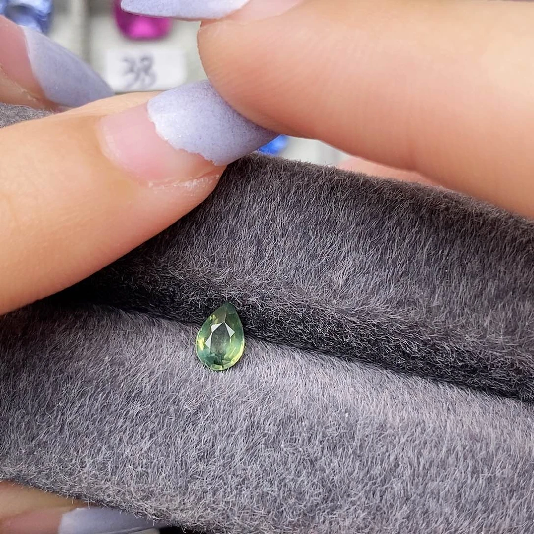 裸石蓝宝石奶体高级绿明亮2501号0.49ct