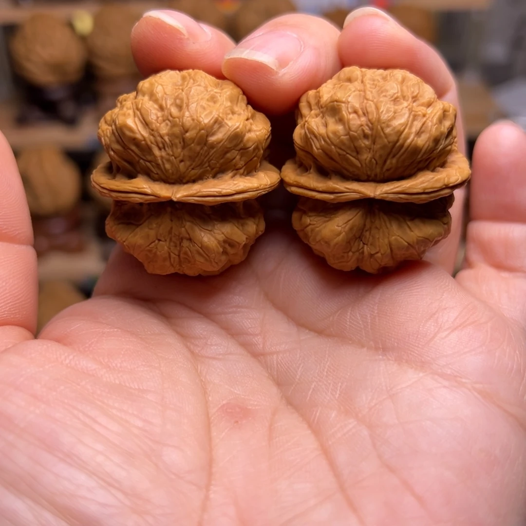 文玩核桃把件60w龙鳞舍利35尺