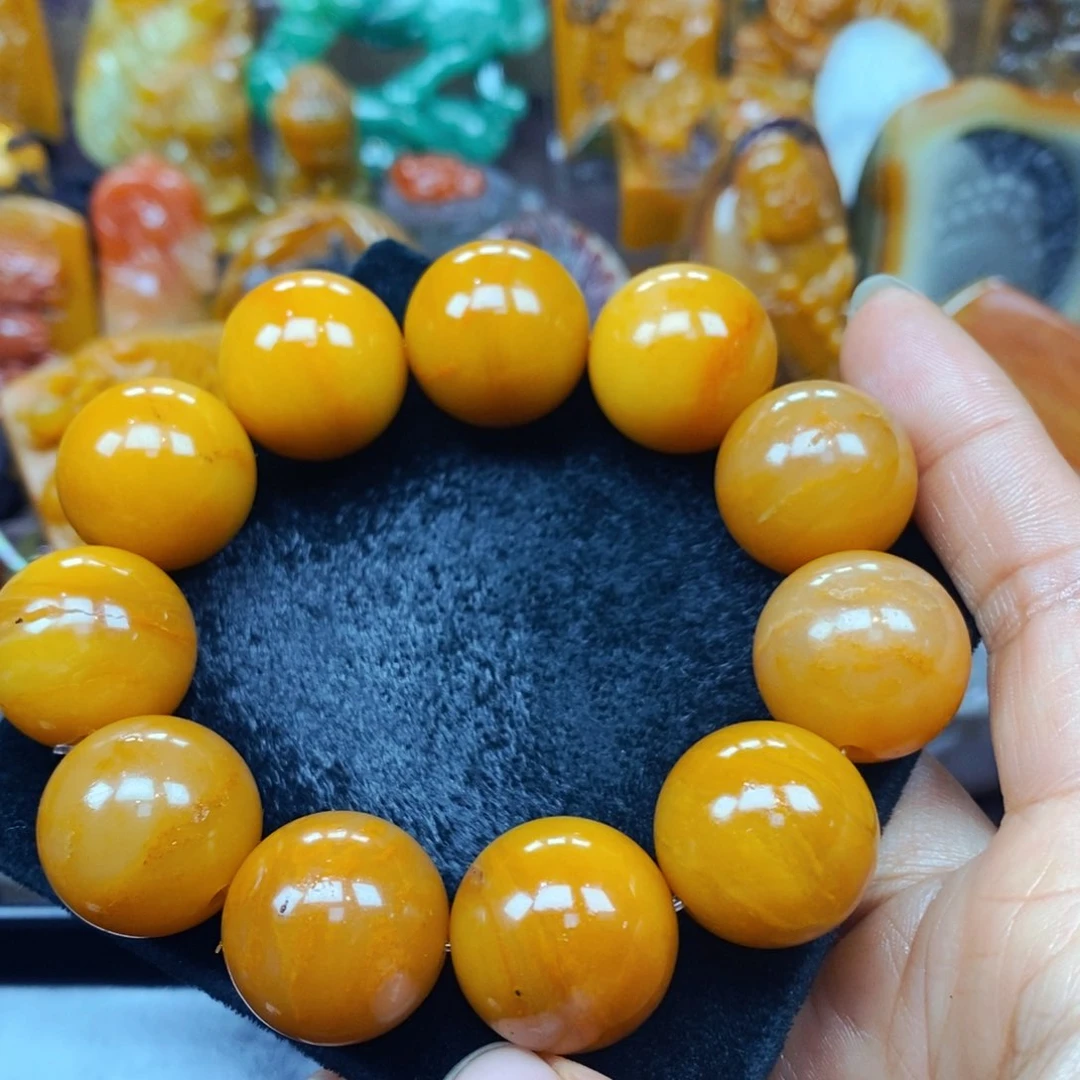 未镶嵌石英质玉（黄龙玉）颈饰