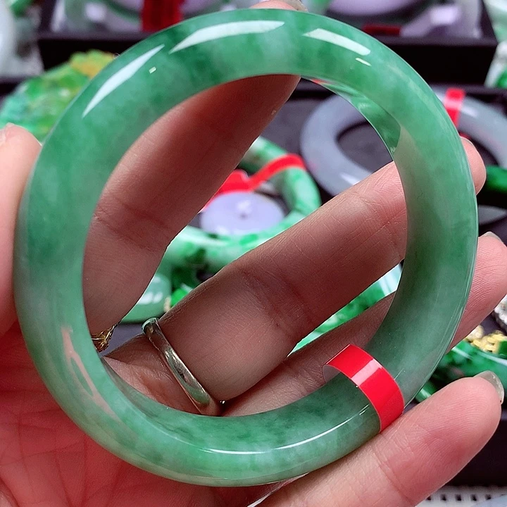 奔****翡翠未镶嵌手镯翡翠