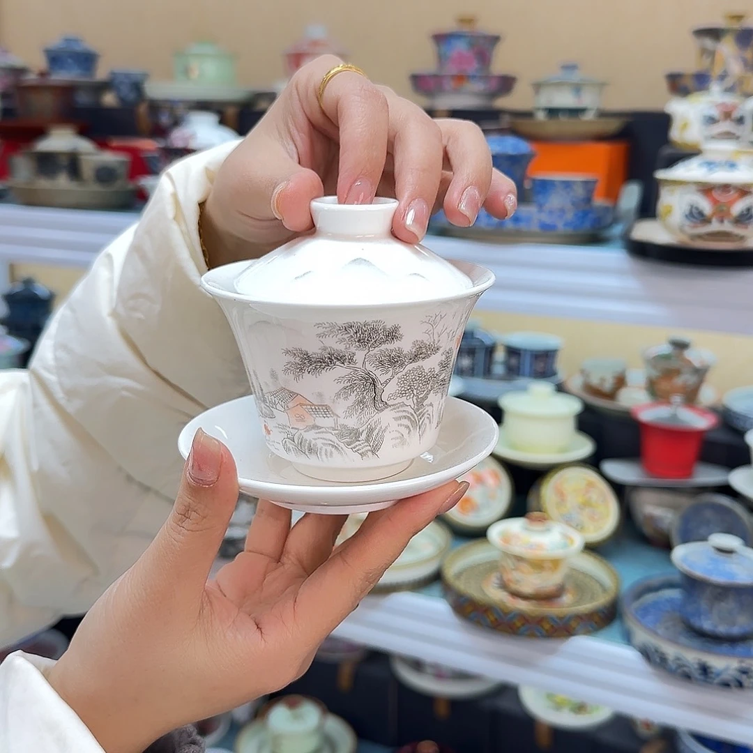 我们都是在这里关注起来