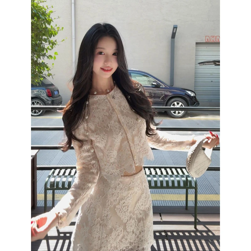 韩系高级感穿搭套装温柔风气质蕾丝上衣包臀半身裙两件套2026冬季