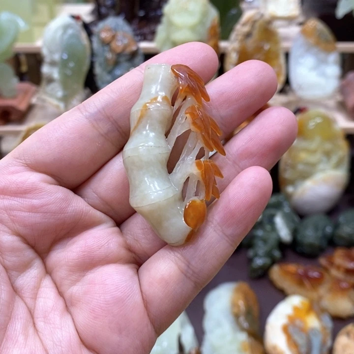 未镶嵌蛇纹石玉颈饰