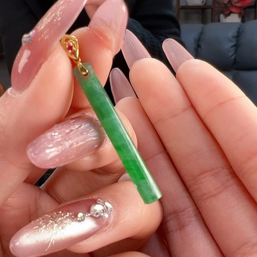 翡翠吊坠(不含链)18K金镶嵌吊坠18