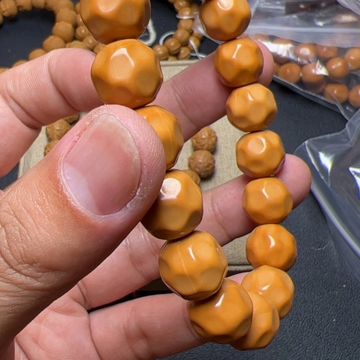 猴头核桃手串痛哭