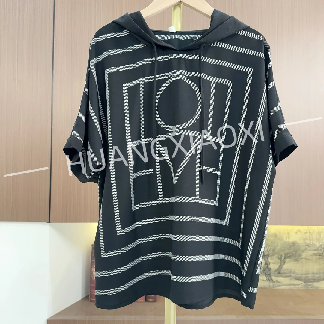 HUANGXIAOXI 迷宫连帽款黑底洋气减龄短袖小衫 HXX-008