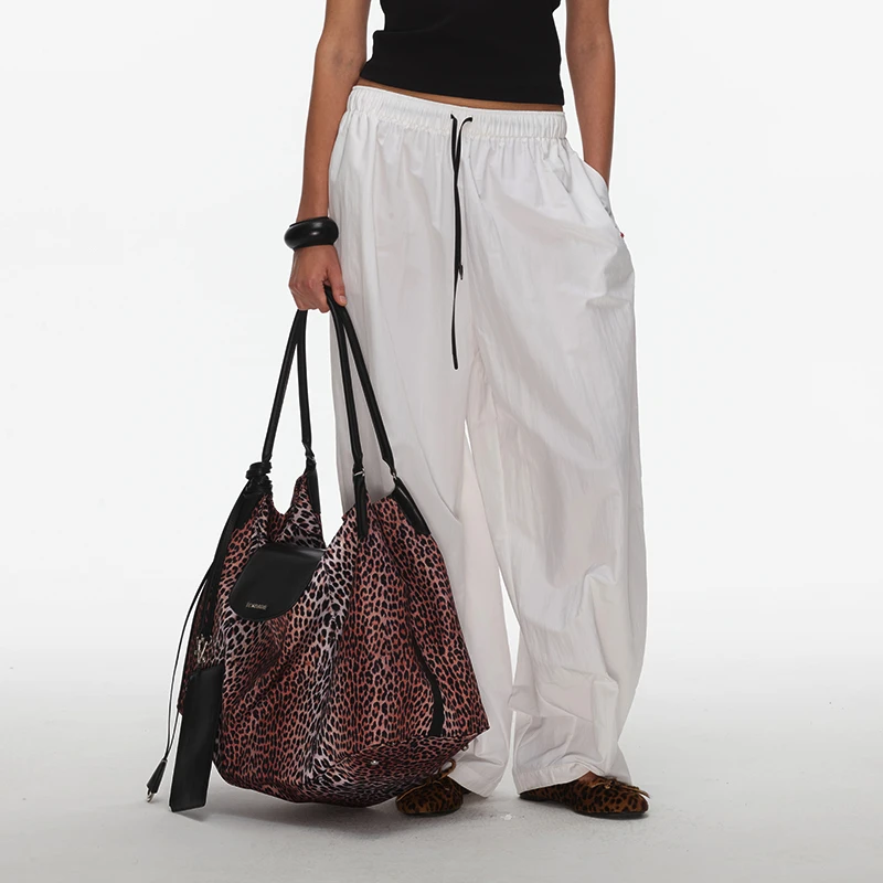 ECHOADE延续经典 甄选轻薄速干材质 运动时髦感宽松降落伞阔腿裤