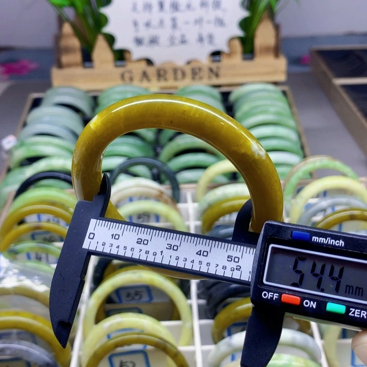 未镶嵌蛇纹石玉手镯71