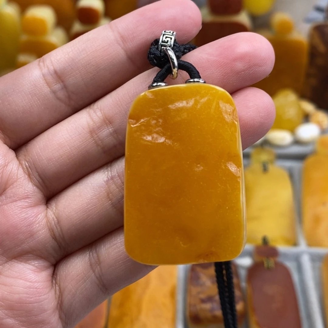 琥珀吊坠(赠链)未镶嵌