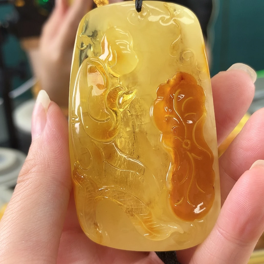 未镶嵌琥珀珠宝奇石