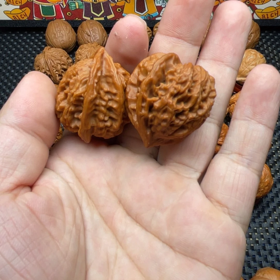 核桃摆件璐***在生命之源。精品核桃手捻