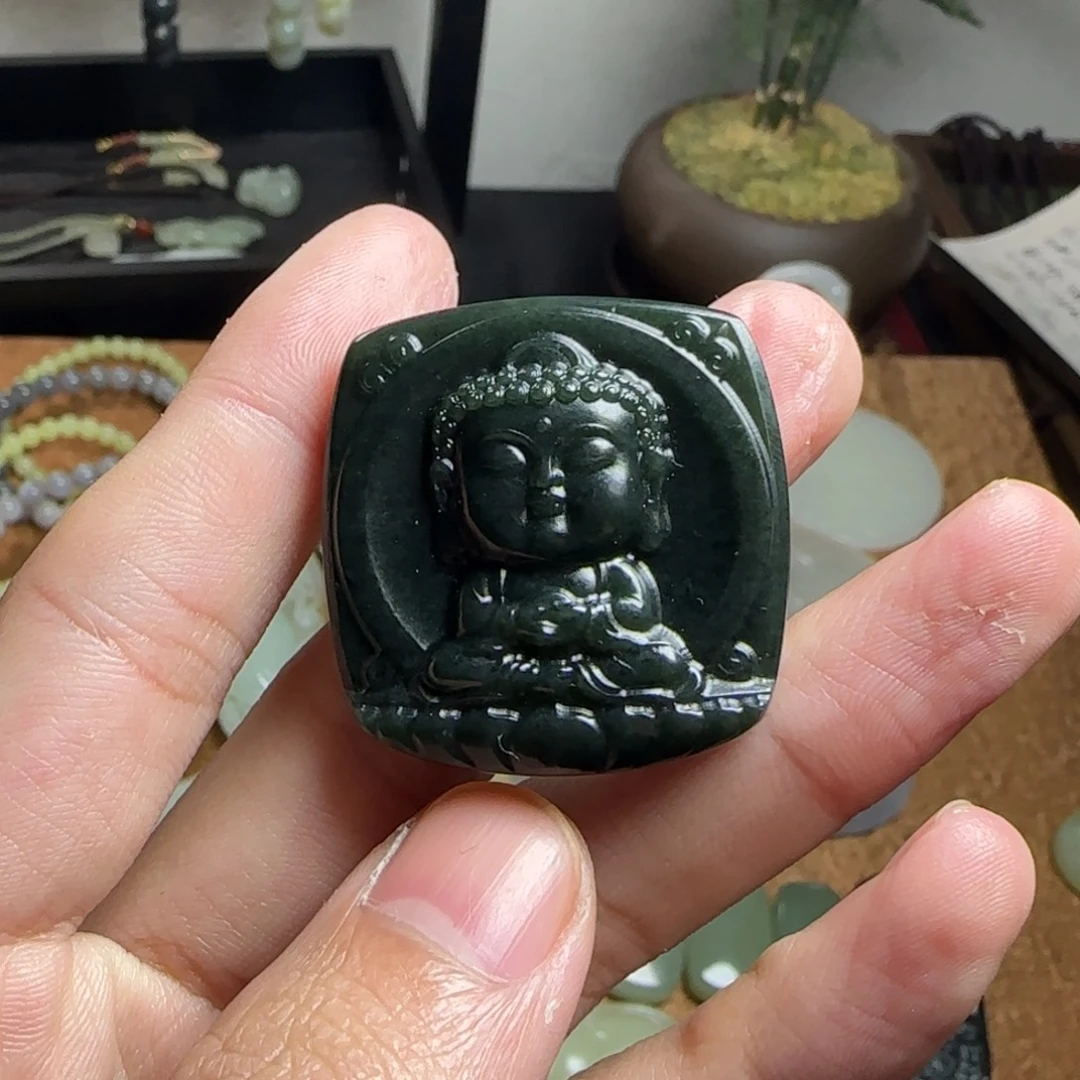 和田玉未镶嵌颈饰正常结构
