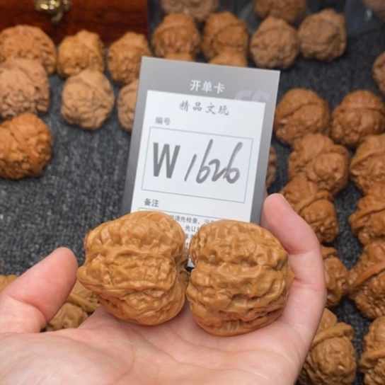 吊坠桃核我是第一百E39