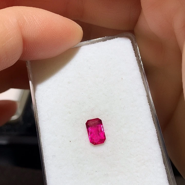 尖晶石裸石未镶嵌1.03克拉