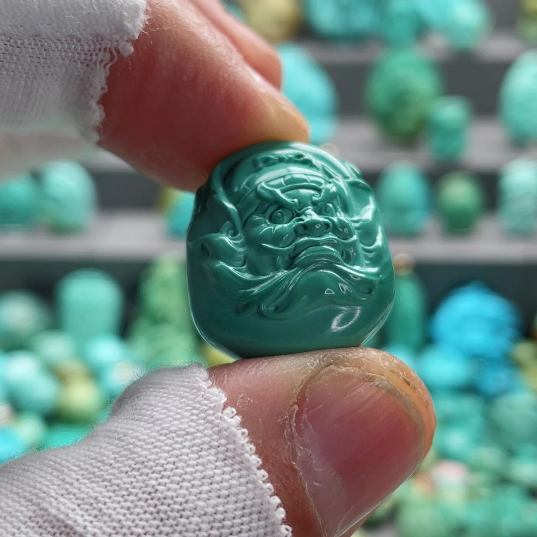 绿松石颈饰未镶嵌破*王