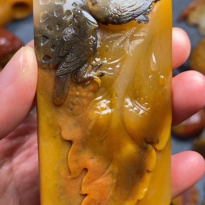 石英质玉（黄龙玉）合金颈饰