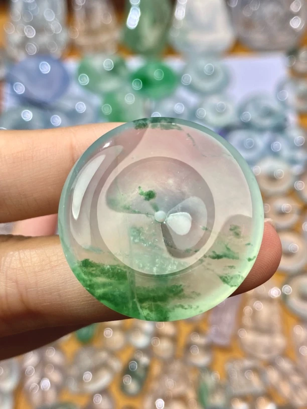 天然缅甸a货翡翠平安扣飘绿花意境扣子 尺寸:33-6.1