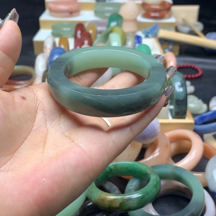 未镶嵌手镯石英质玉?****?