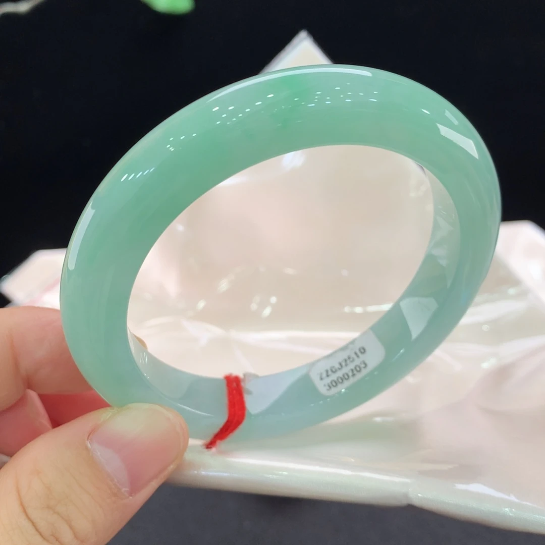 翡翠未镶嵌手镯0203