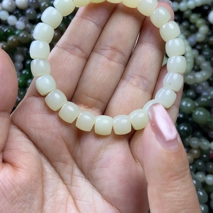 颈饰未镶嵌和田玉卡8