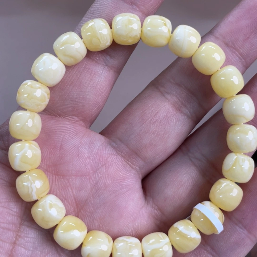 琥珀裸石未镶嵌0180000000