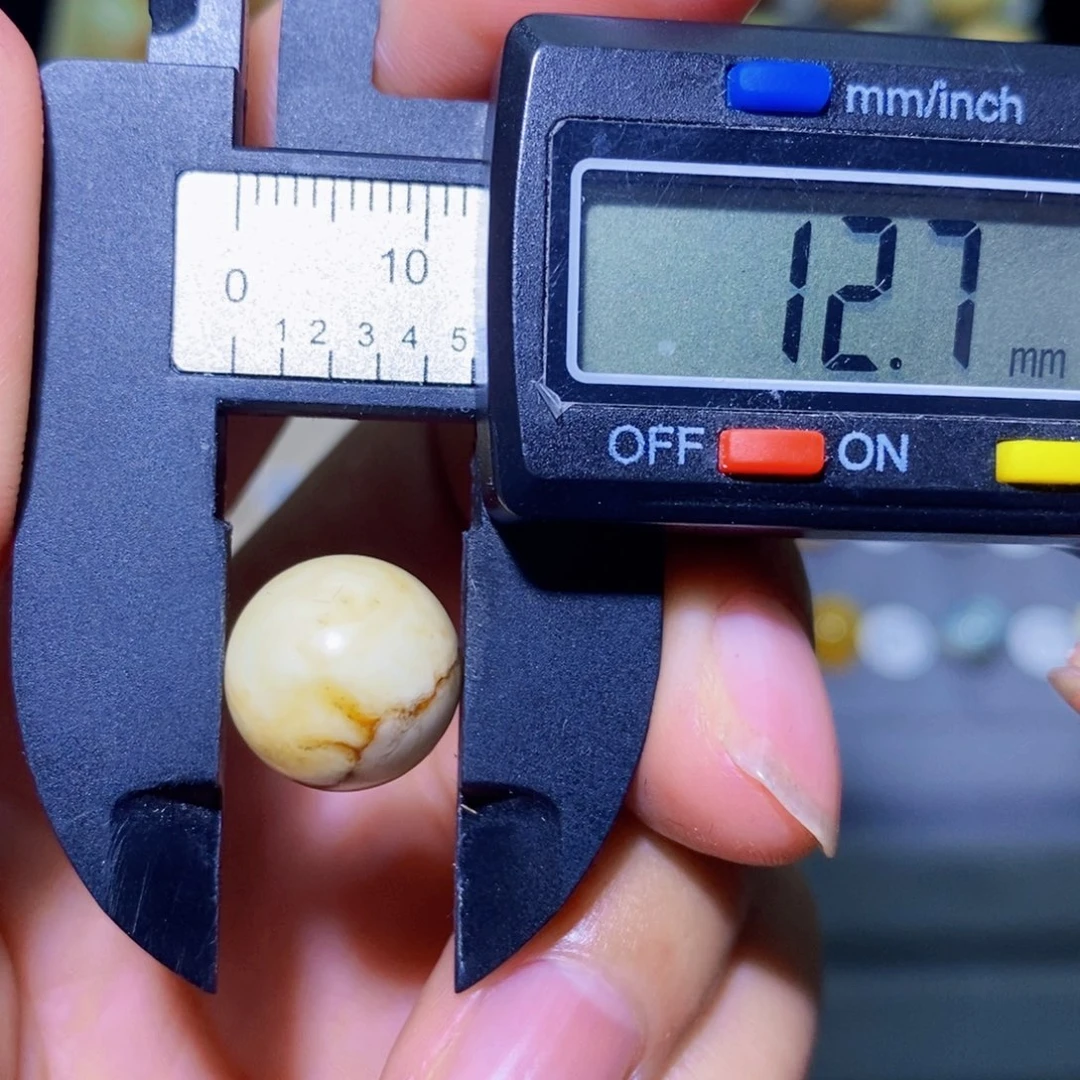 琥珀裸石未镶嵌琥珀