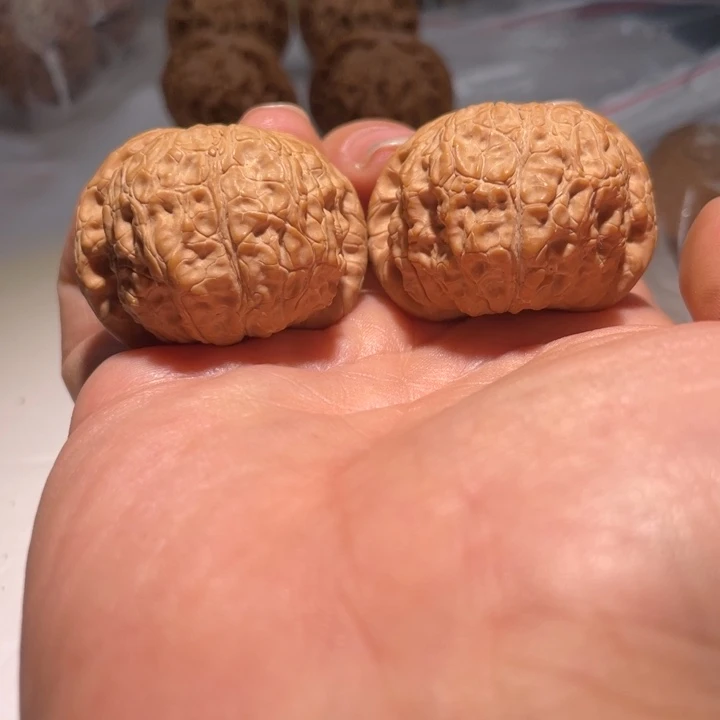文玩核桃把件L***姐血麒麟