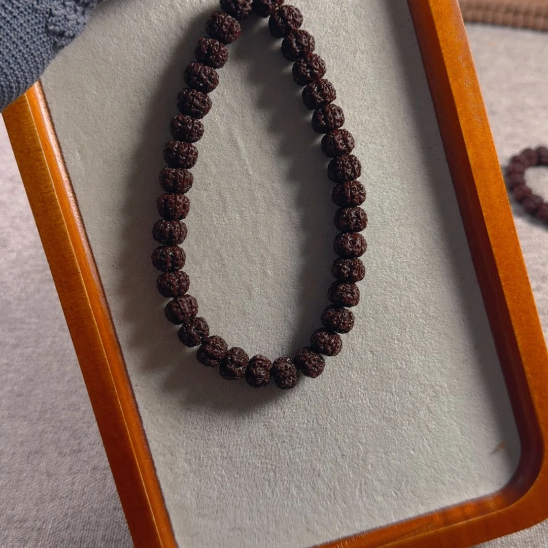 金刚菩提吊坠10.2mm平细手持性价比款