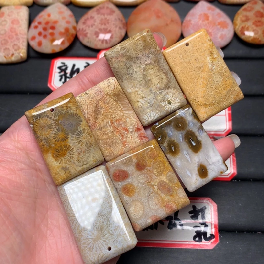 【闪购商品】硅化玉颈饰未镶嵌大*爱