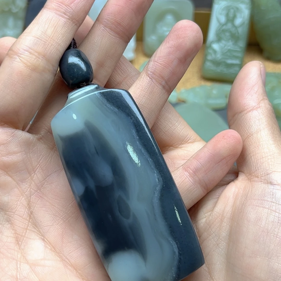 余***忠颈饰未镶嵌和田玉