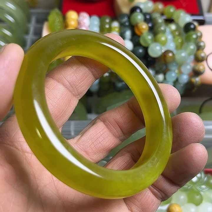 合金蛇纹石玉颈饰