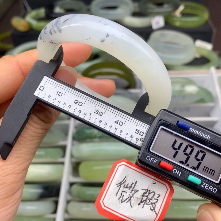 蛇纹石玉未镶嵌手镯628