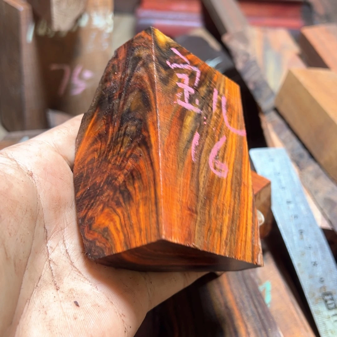 ****儿交趾黄檀（大红酸枝）